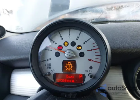 2011 Mini Cooper Clubman из США, поврежденный, VIN WMWZF3C56BTY00069